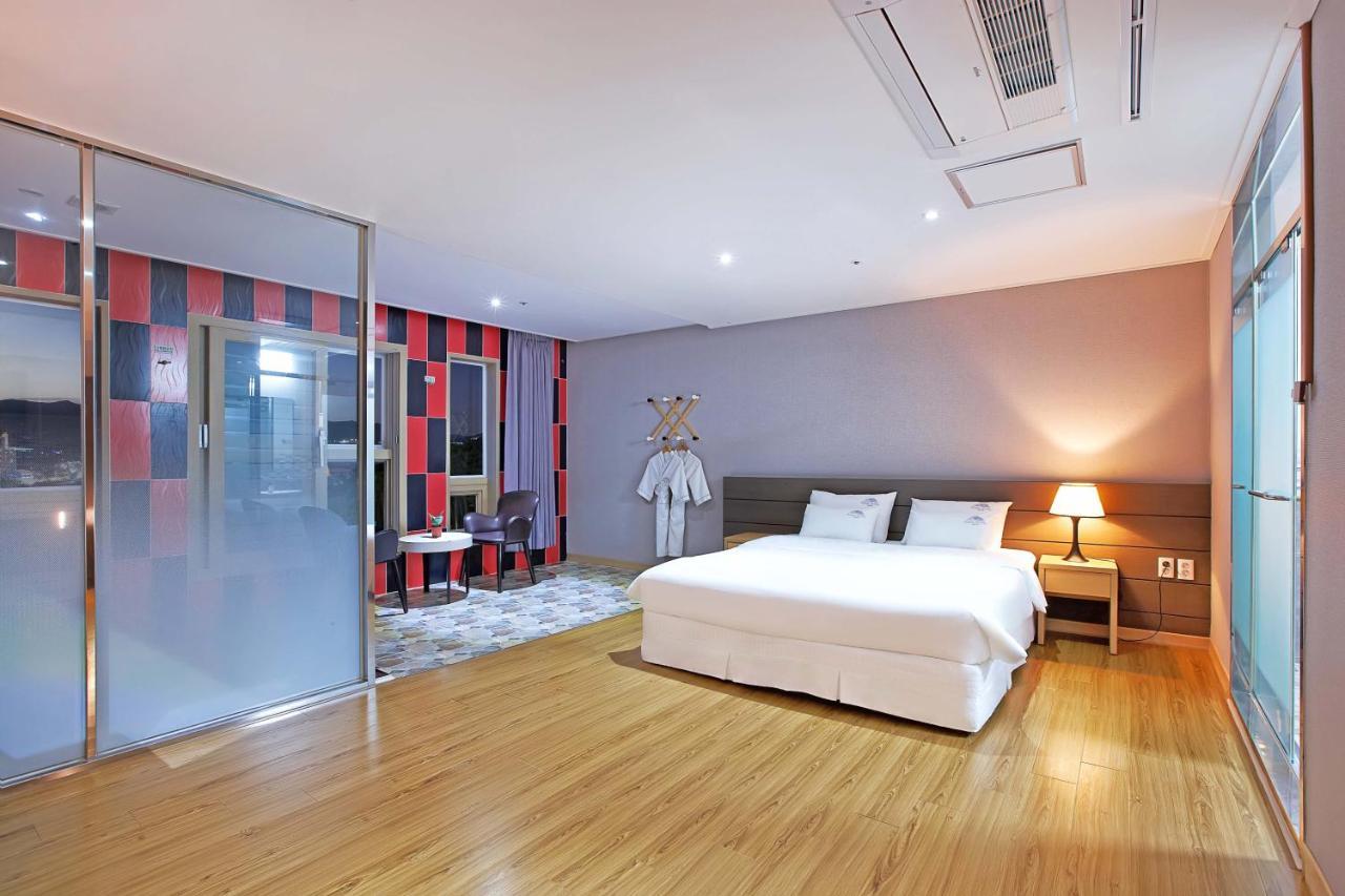 Dome Hotel Geoje Bagian luar foto