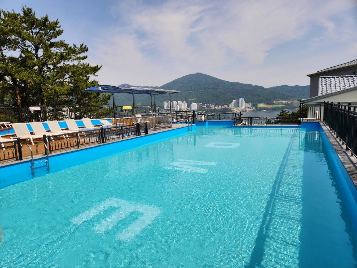 Dome Hotel Geoje Bagian luar foto